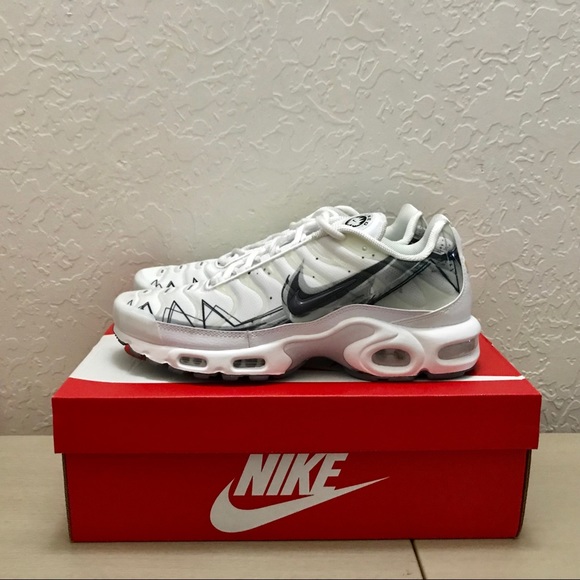 nike air max plus la requin white